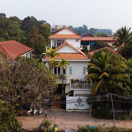The Bygone Hotel Siem Reap Buitenkant foto