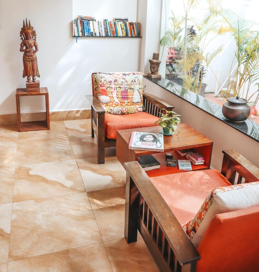 The Bygone Hotel Siem Reap Buitenkant foto