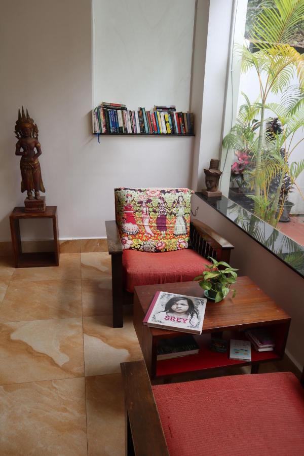 The Bygone Hotel Siem Reap Buitenkant foto