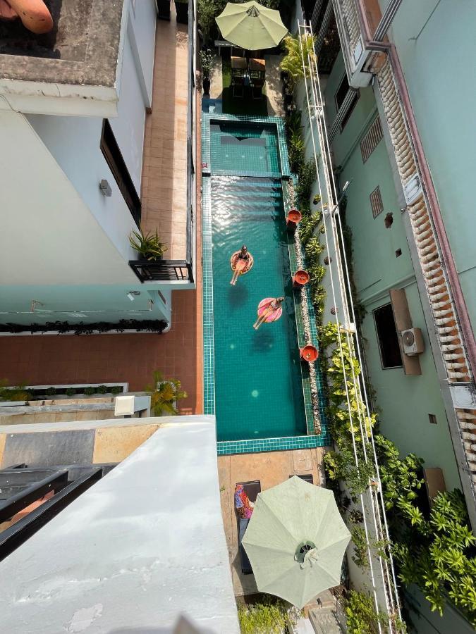 The Bygone Hotel Siem Reap Buitenkant foto