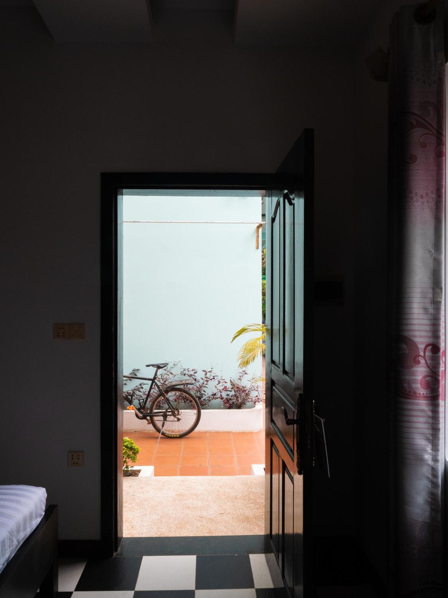 The Bygone Hotel Siem Reap Buitenkant foto